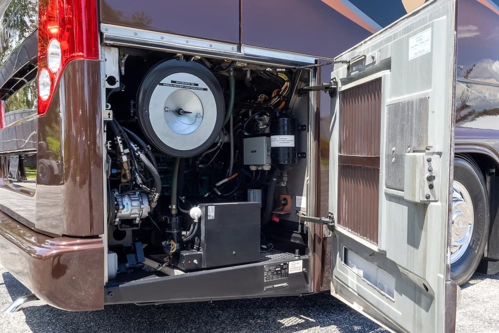 2014 Prevost Marathon H3-45 Motorcoach - Image 32