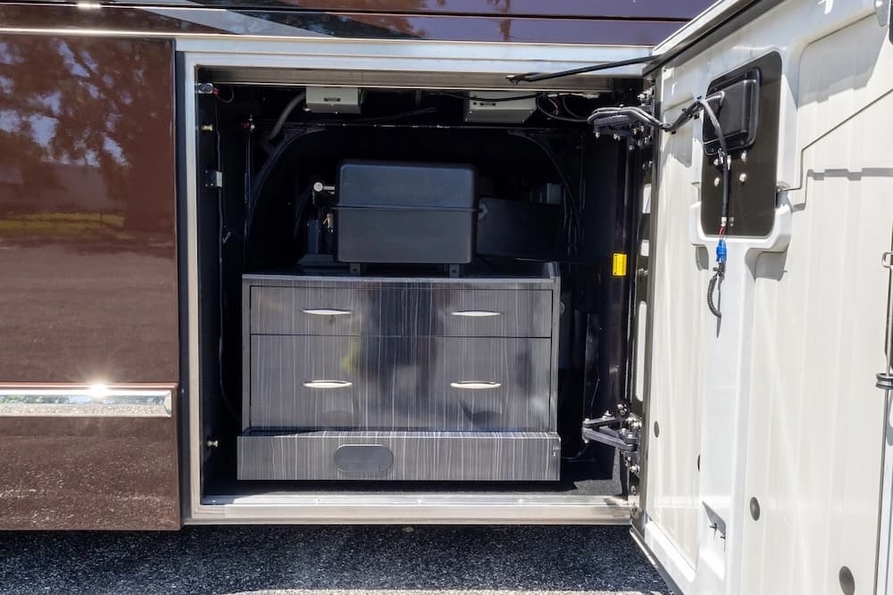 2014 Prevost Marathon H3-45 Motorcoach - Image 36