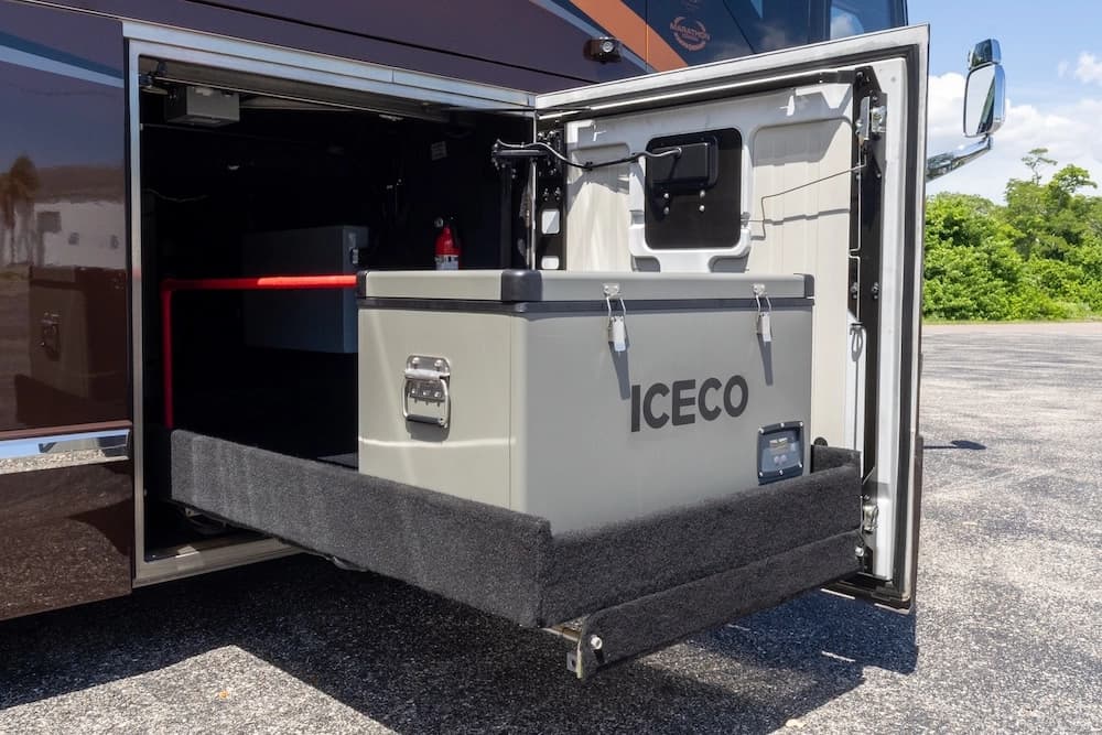 2014 Prevost Marathon H3-45 Motorcoach - Image 37