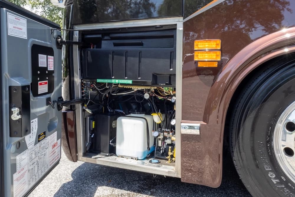 2014 Prevost Marathon H3-45 Motorcoach - Image 38