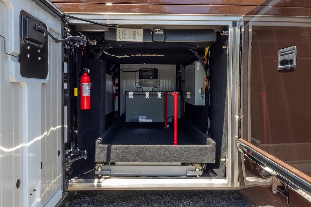 2014 Prevost Marathon H3-45 Motorcoach - Image 39