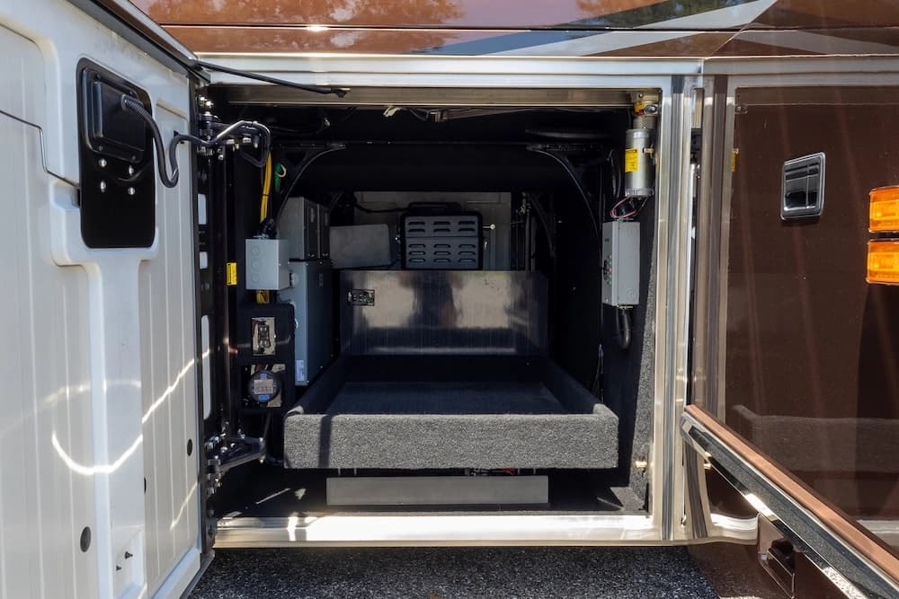 2014 Prevost Marathon H3-45 Motorcoach - Image 40