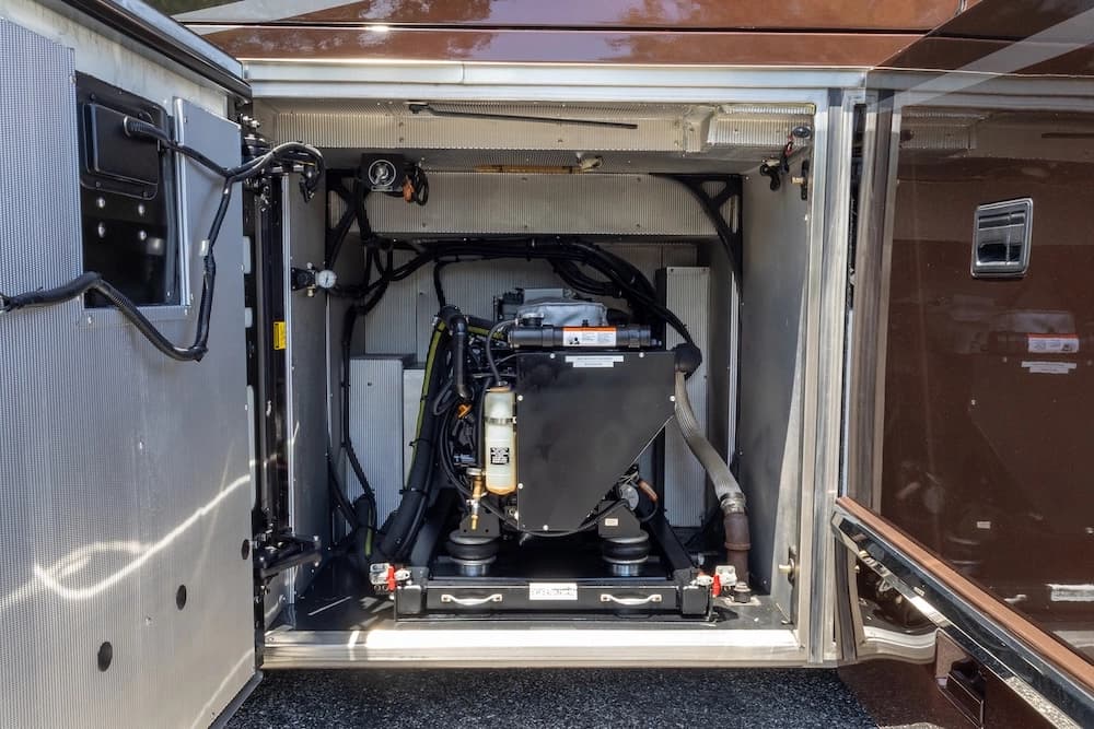 2014 Prevost Marathon H3-45 Motorcoach - Image 41