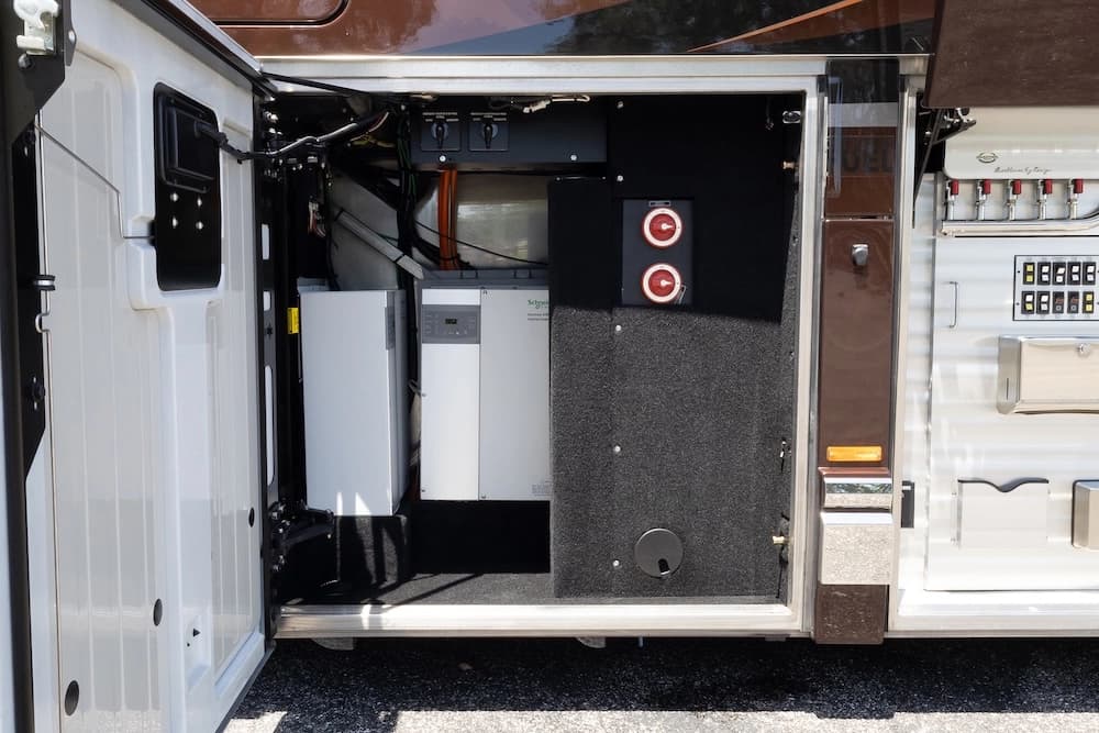 2014 Prevost Marathon H3-45 Motorcoach - Image 42