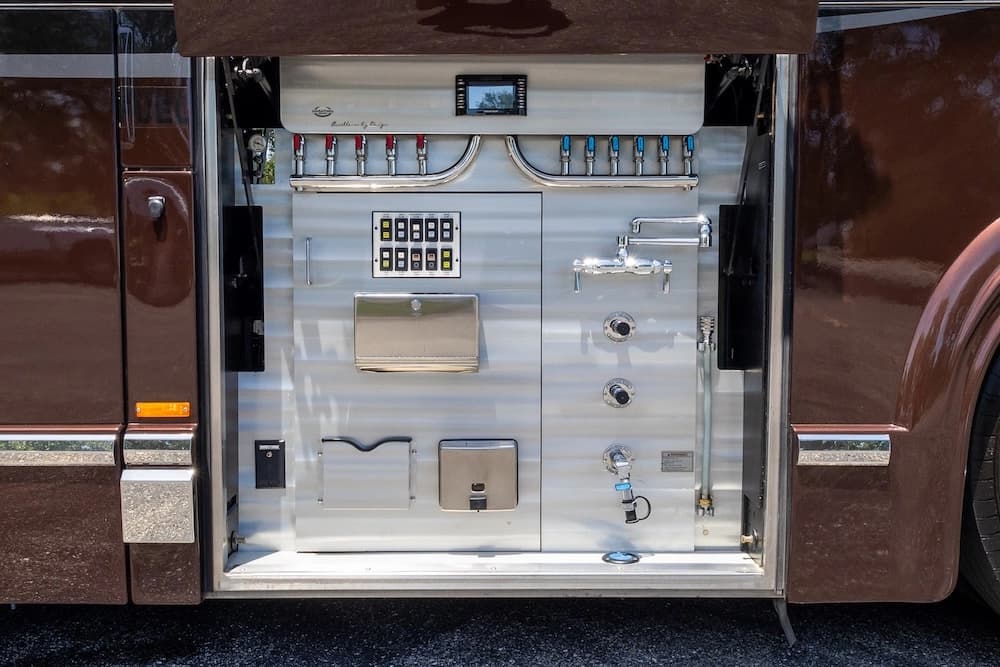 2014 Prevost Marathon H3-45 Motorcoach - Image 43