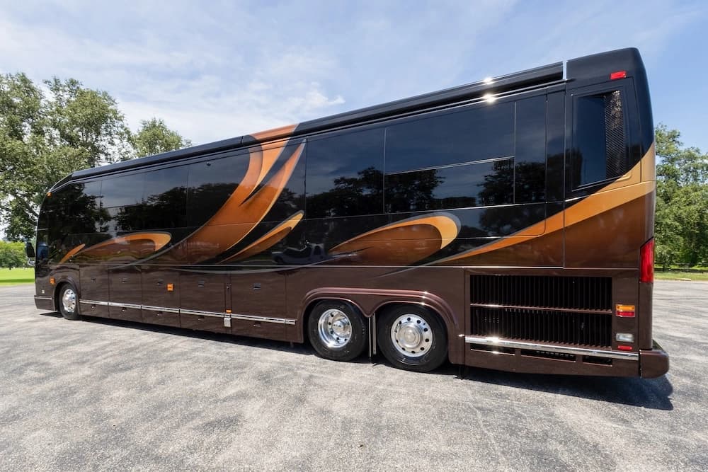 2014 Prevost Marathon H3-45 Motorcoach - Image 8