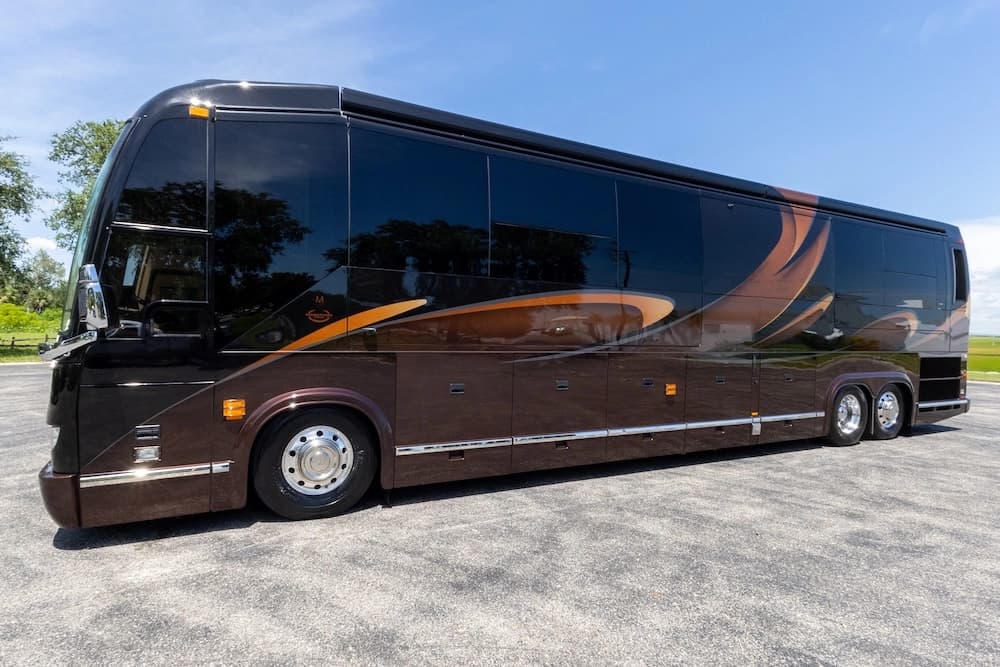 2014 Prevost Marathon H3-45 Motorcoach - Image 10