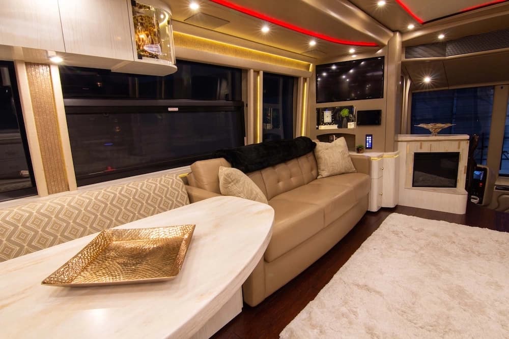 2016 Prevost Marathon H3-45 Motorcoach - Image 27