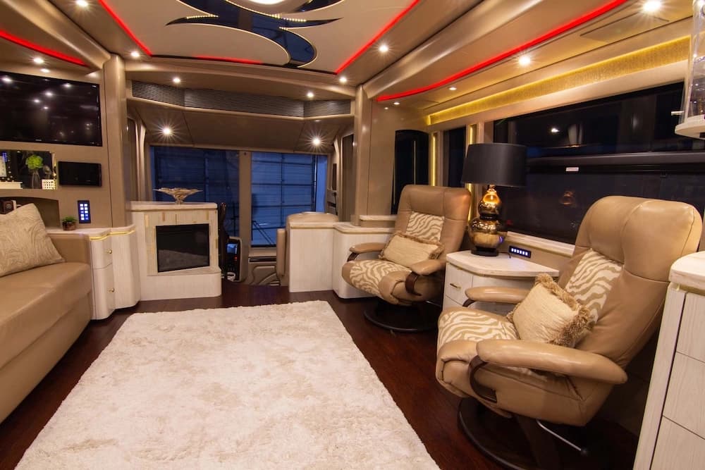 2016 Prevost Marathon H3-45 Motorcoach - Image 28
