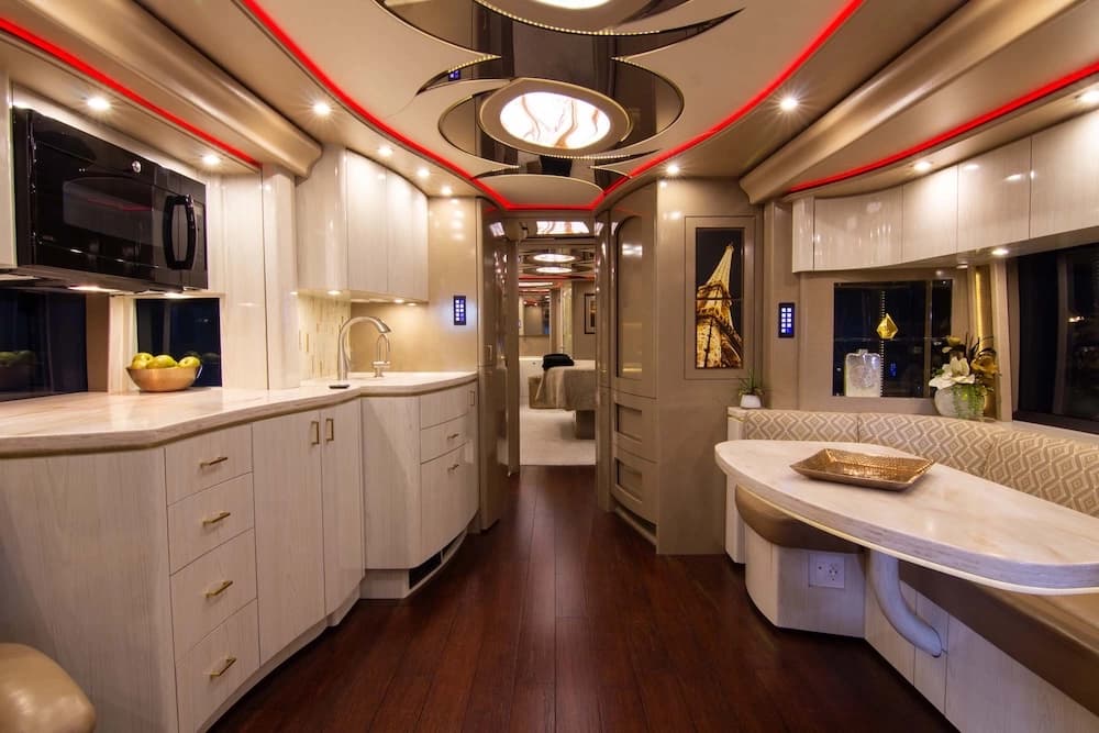 2016 Prevost Marathon H3-45 Motorcoach - Image 32