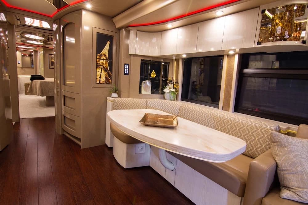 2016 Prevost Marathon H3-45 Motorcoach - Image 33