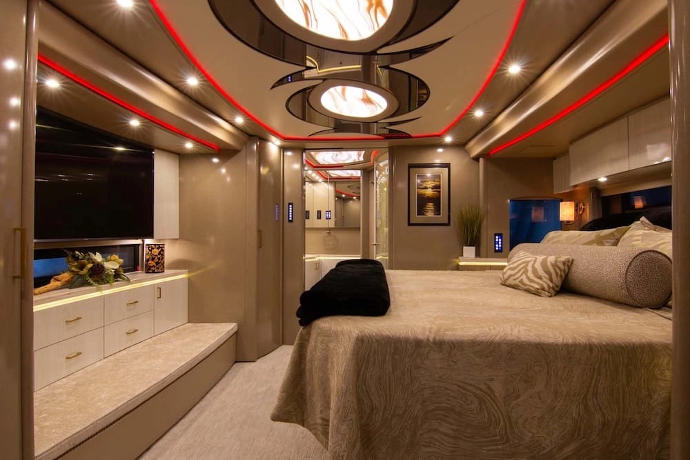 2016 Prevost Marathon H3-45 Motorcoach - Image 45
