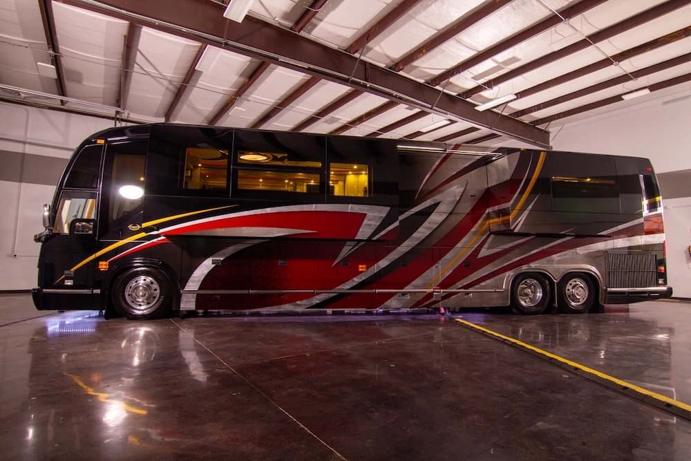 2016 Prevost Marathon H3-45 Motorcoach - Image 7