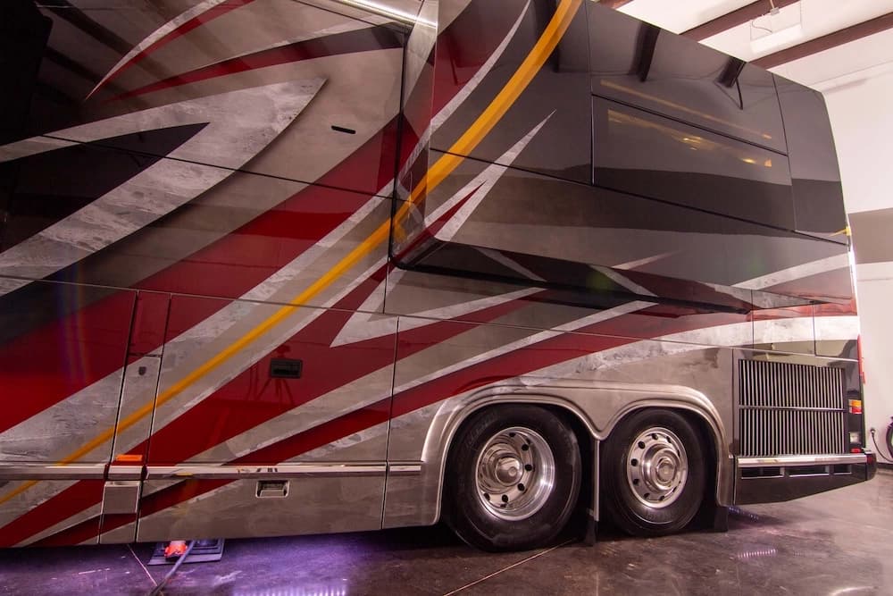 2016 Prevost Marathon H3-45 Motorcoach - Image 8