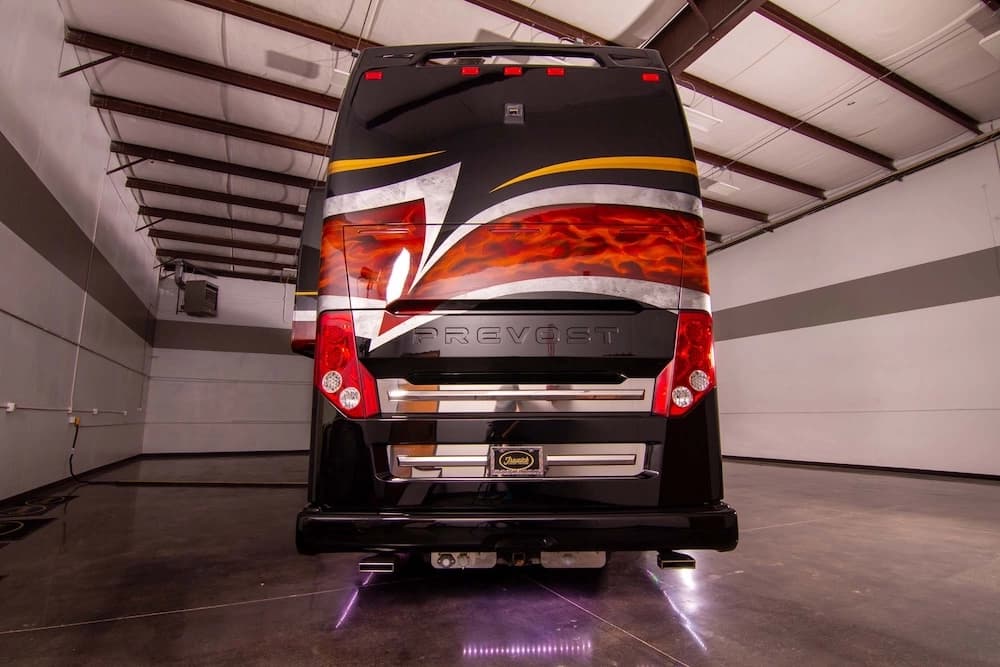 2016 Prevost Marathon H3-45 Motorcoach - Image 10