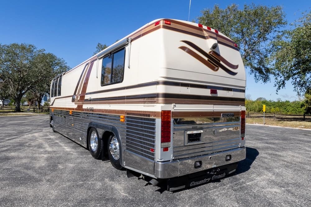 1991 Prevost Country Coach XL Motorcoach - Image 7