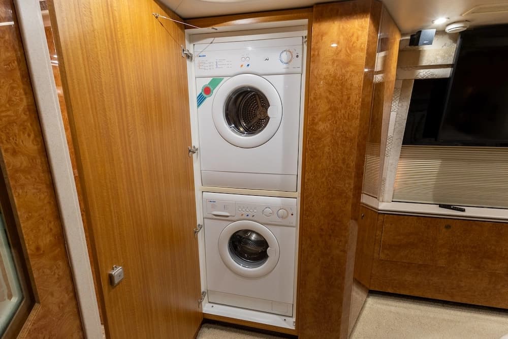2007 Prevost Featherlite H3-45 Motorcoach - Image 28