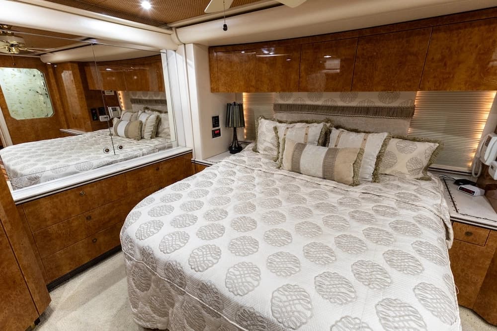 2007 Prevost Featherlite H3-45 Motorcoach - Image 29