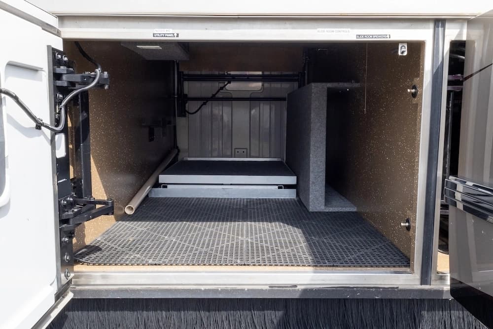 2007 Prevost Featherlite H3-45 Motorcoach - Image 43