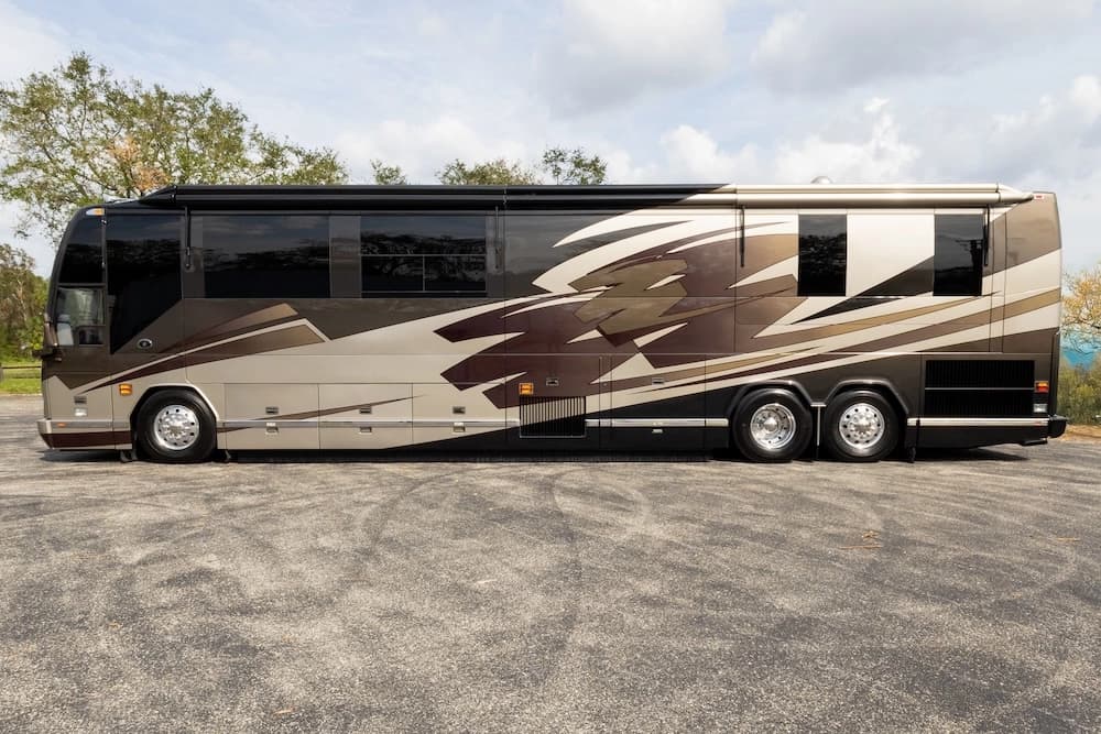 2007 Prevost Featherlite H3-45 Motorcoach - Image 9