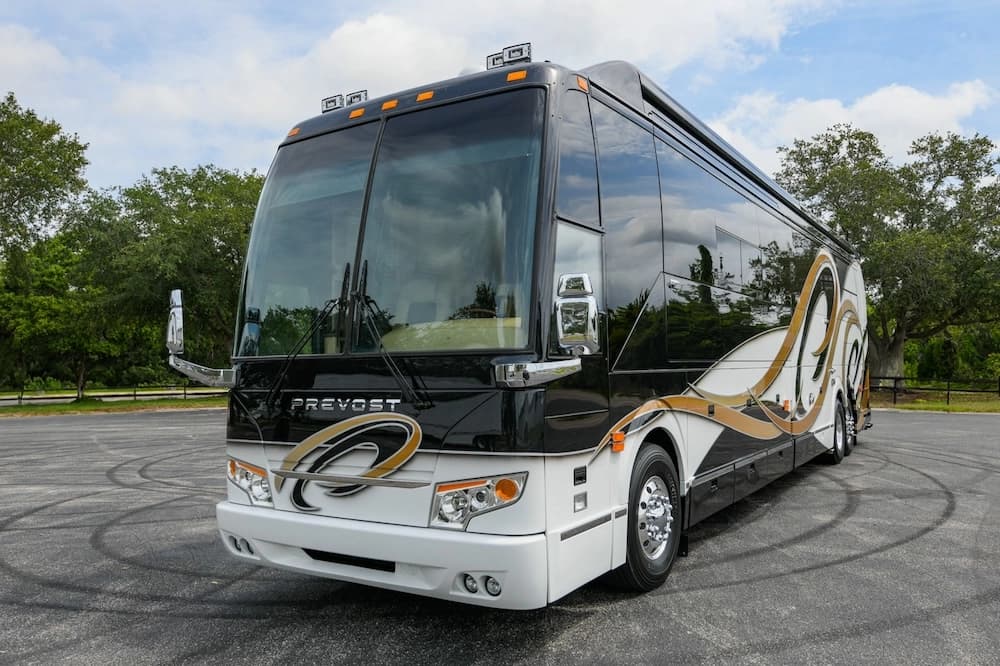 2003 Prevost Liberty Elegant Lady H3-45 Motorcoach - Image 11