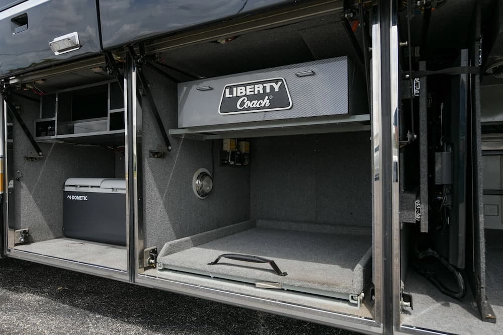 2003 Prevost Liberty Elegant Lady H3-45 Motorcoach - Image 37
