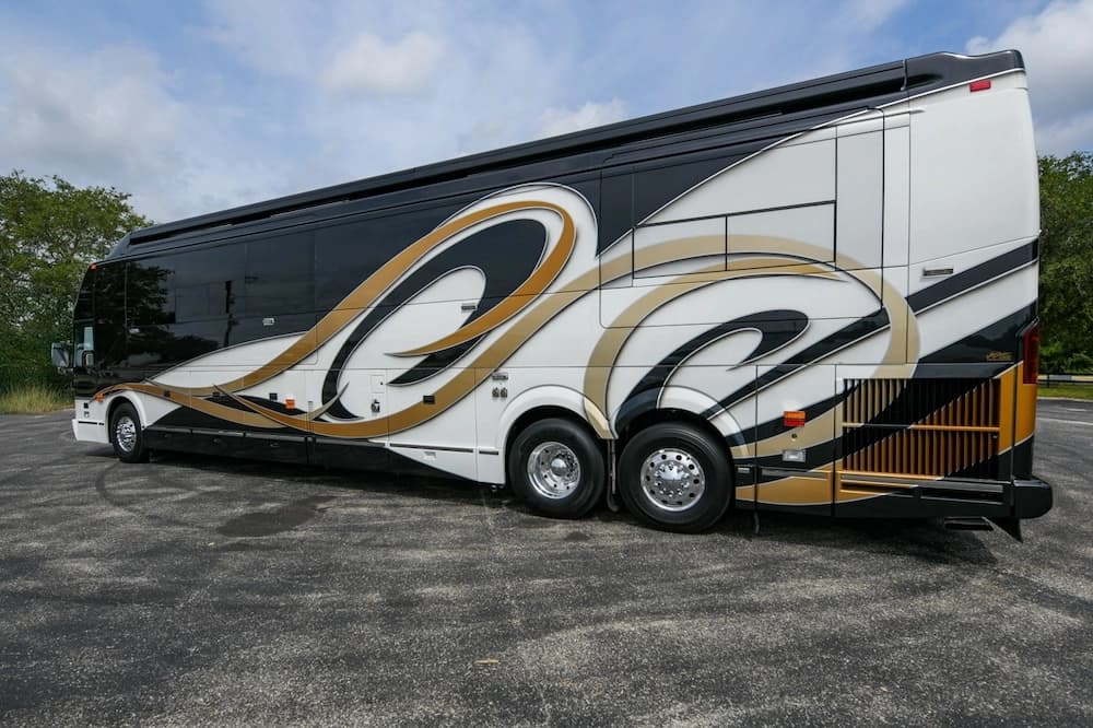 2003 Prevost Liberty Elegant Lady H3-45 Motorcoach - Image 8