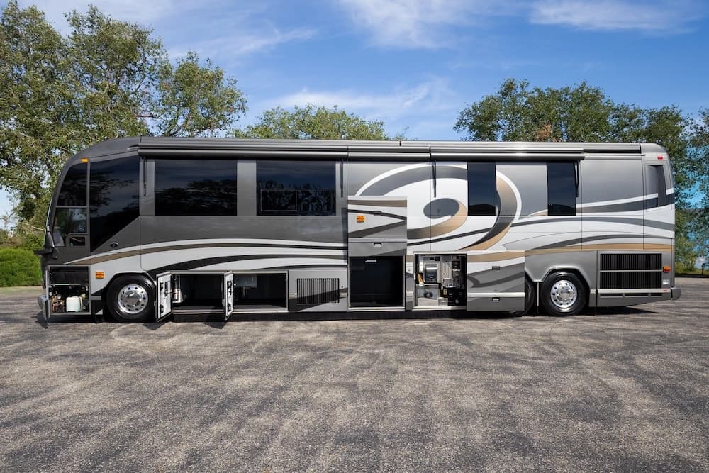2009 Prevost Featherlite H3-45 Motorcoach - Image 33