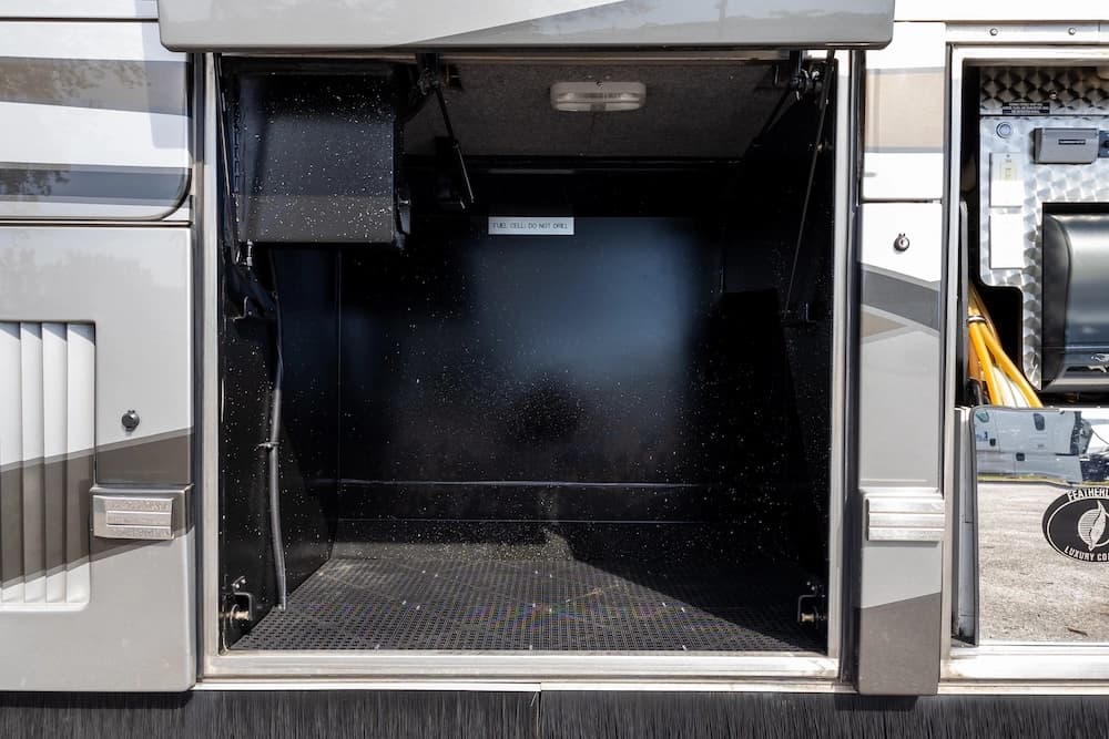 2009 Prevost Featherlite H3-45 Motorcoach - Image 43