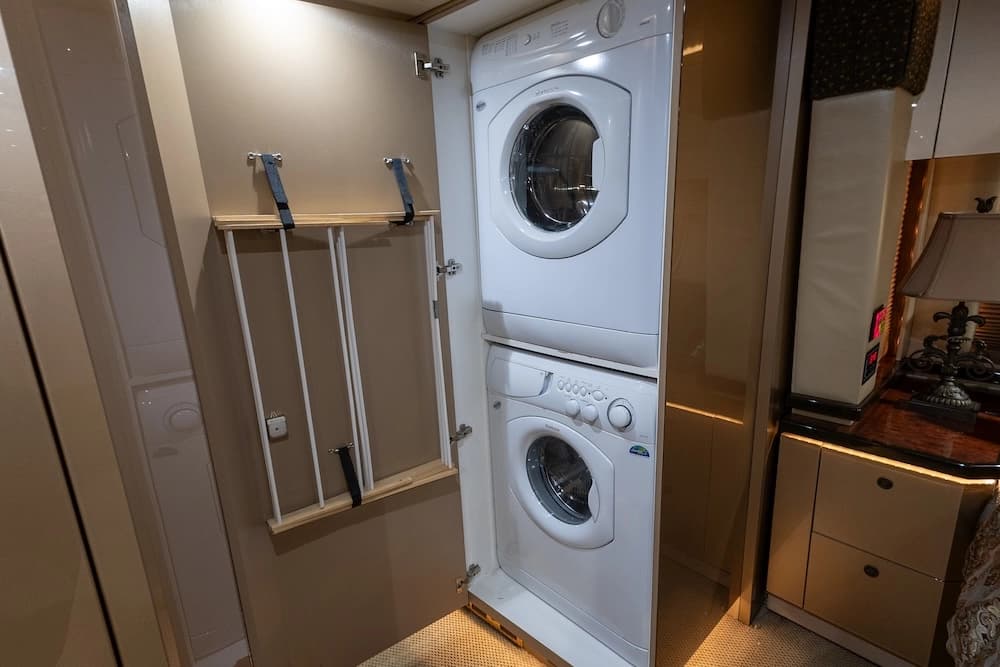 2008 Prevost Featherlite H3-45 Motorcoach - Image 30