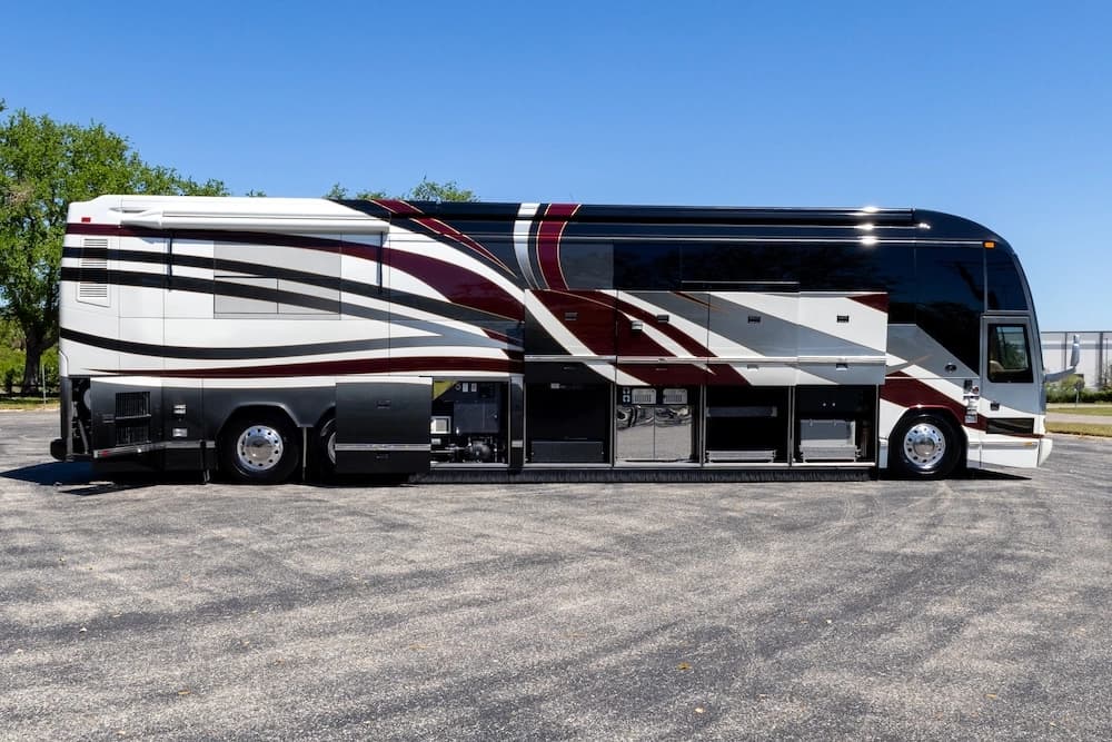 2008 Prevost Featherlite H3-45 Motorcoach - Image 31