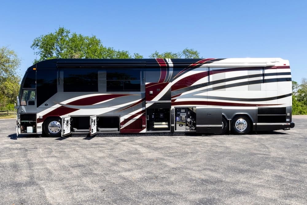 2008 Prevost Featherlite H3-45 Motorcoach - Image 32