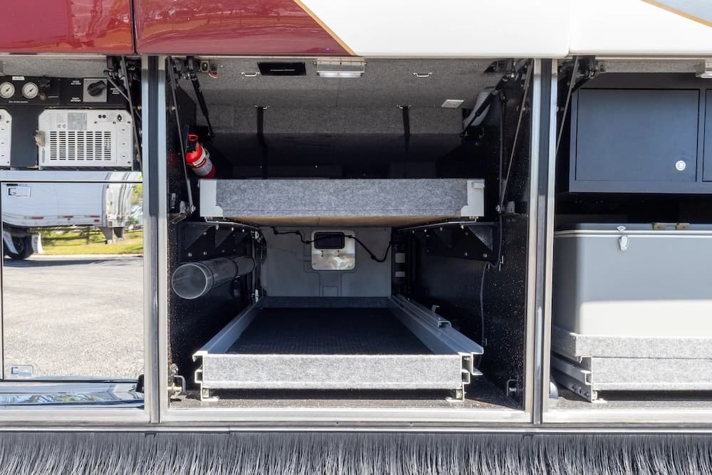 2008 Prevost Featherlite H3-45 Motorcoach - Image 37