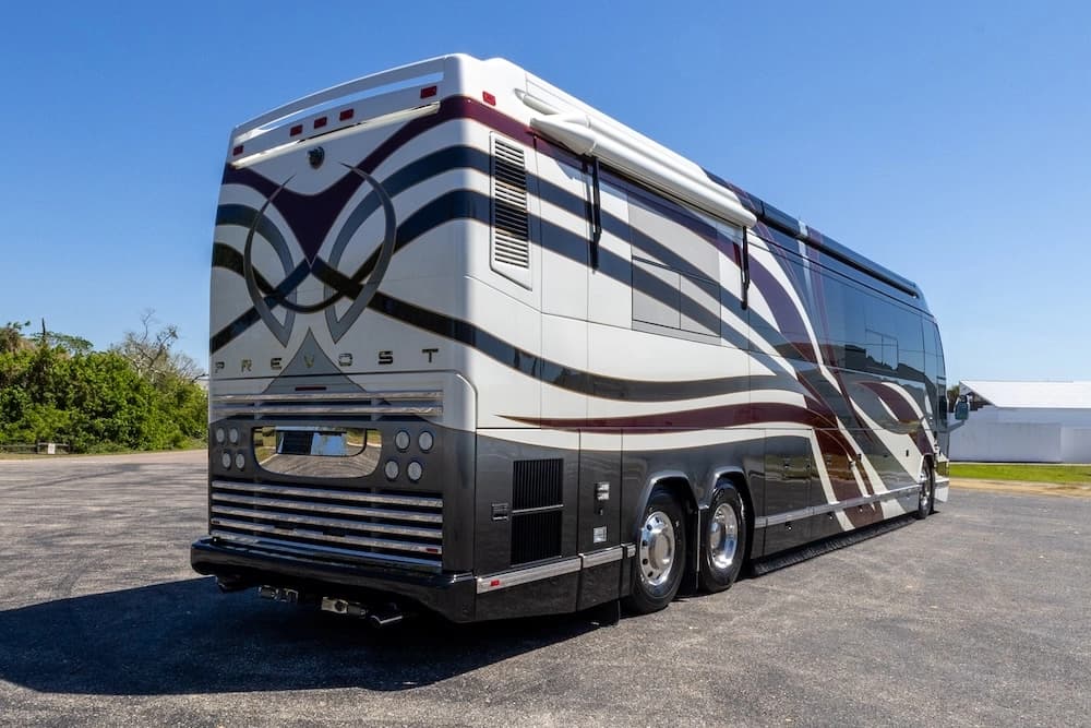 2008 Prevost Featherlite H3-45 Motorcoach - Image 5