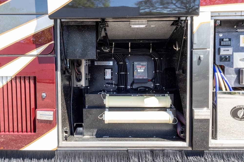 2008 Prevost Featherlite H3-45 Motorcoach - Image 42