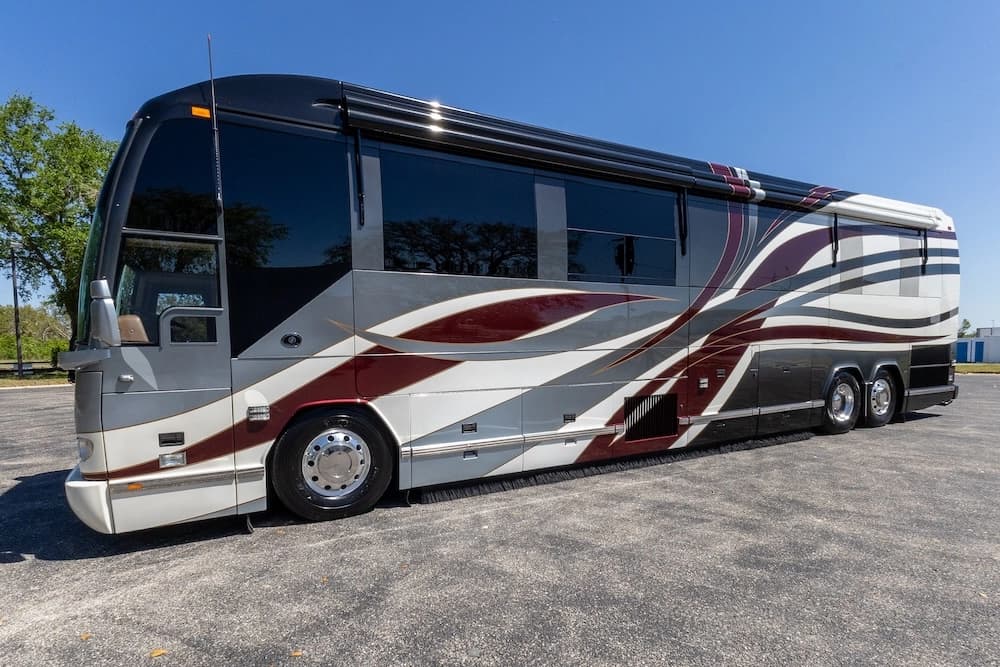 2008 Prevost Featherlite H3-45 Motorcoach - Image 10