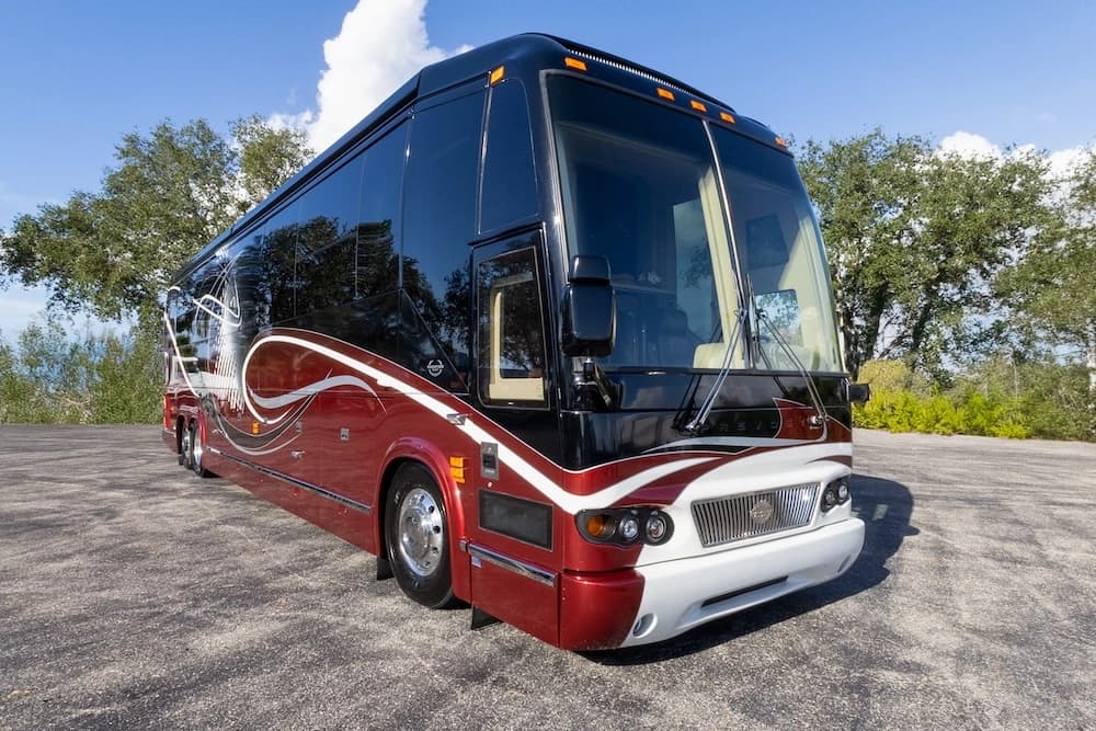 2009 Prevost Marathon H3-45 Motorcoach - Image 2