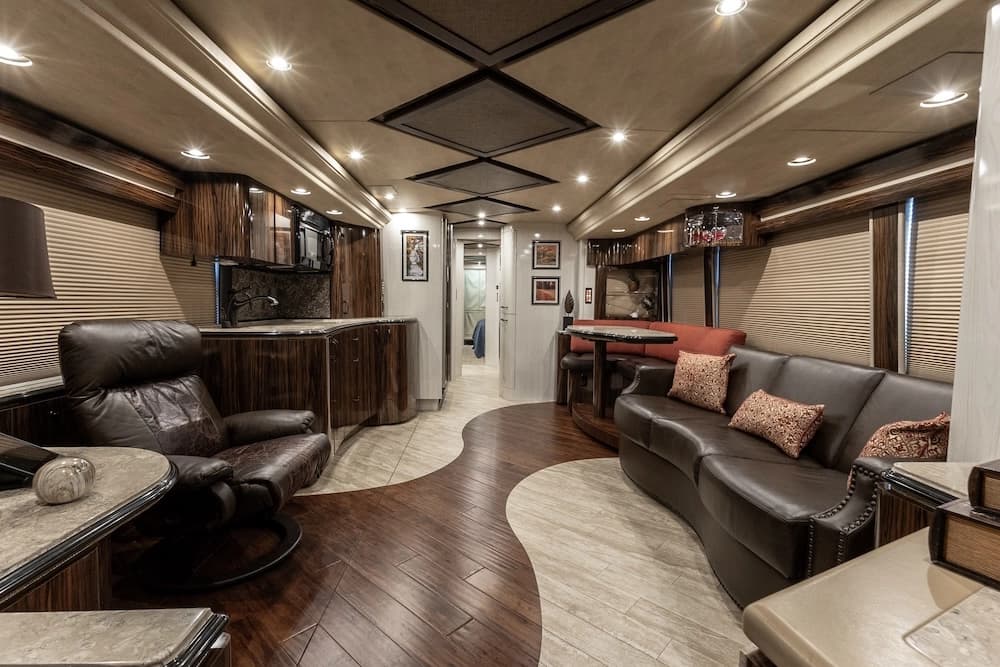 2009 Prevost Marathon H3-45 Motorcoach - Image 14