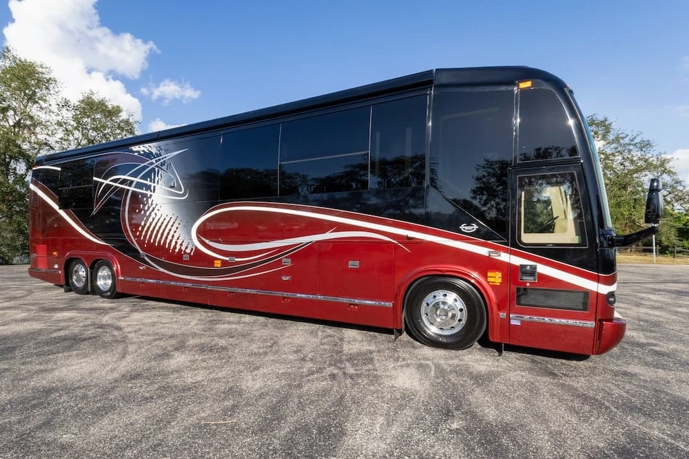2009 Prevost Marathon H3-45 Motorcoach - Image 3