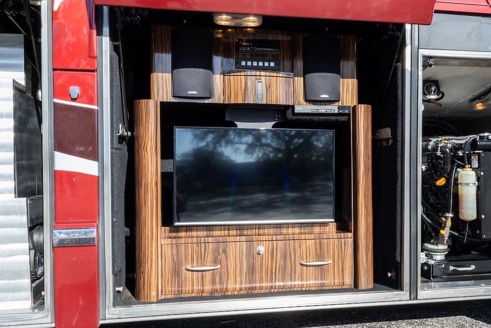 2009 Prevost Marathon H3-45 Motorcoach - Image 35