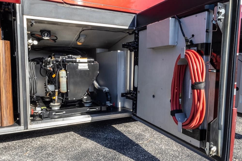 2009 Prevost Marathon H3-45 Motorcoach - Image 36
