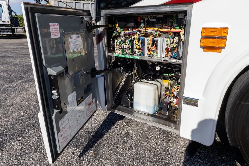 2009 Prevost Marathon H3-45 Motorcoach - Image 39