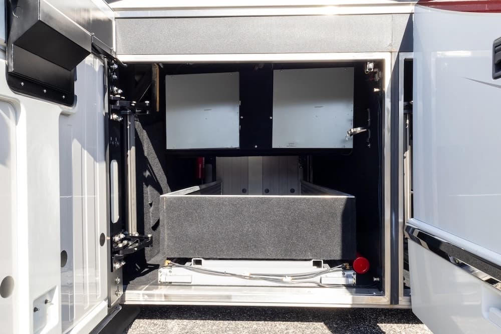 2009 Prevost Marathon H3-45 Motorcoach - Image 40