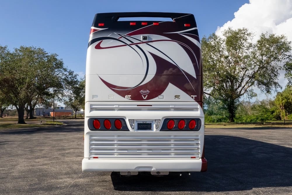 2009 Prevost Marathon H3-45 Motorcoach - Image 6