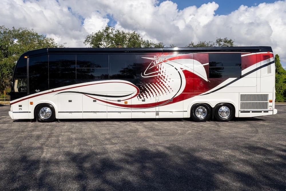 2009 Prevost Marathon H3-45 Motorcoach - Image 9