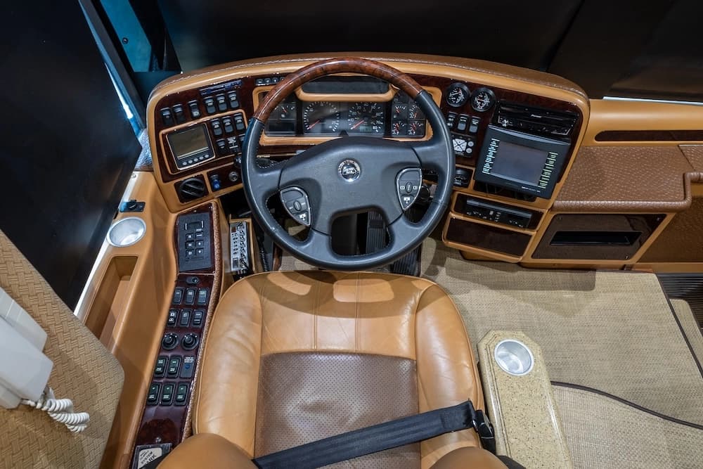 2009 Prevost H3-45 Liberty Elegant Lady - Image 13