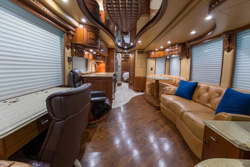 2009 Prevost H3-45 Liberty Elegant Lady - Image 14