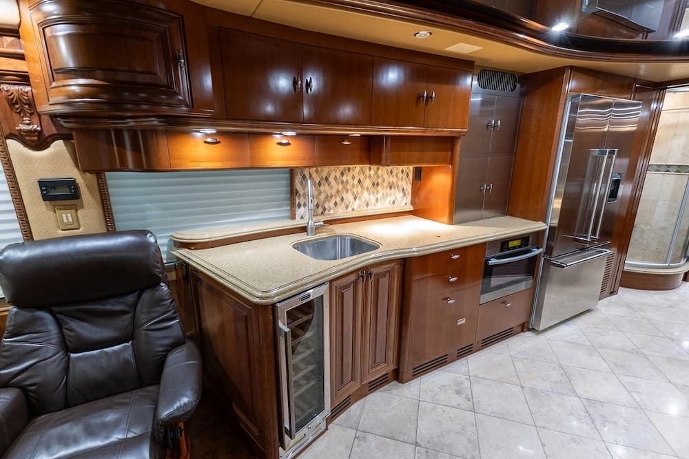 2009 Prevost H3-45 Liberty Elegant Lady - Image 18