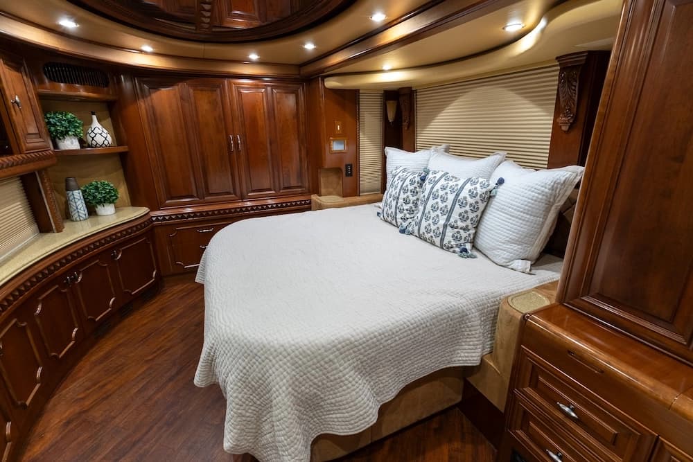 2009 Prevost H3-45 Liberty Elegant Lady - Image 27