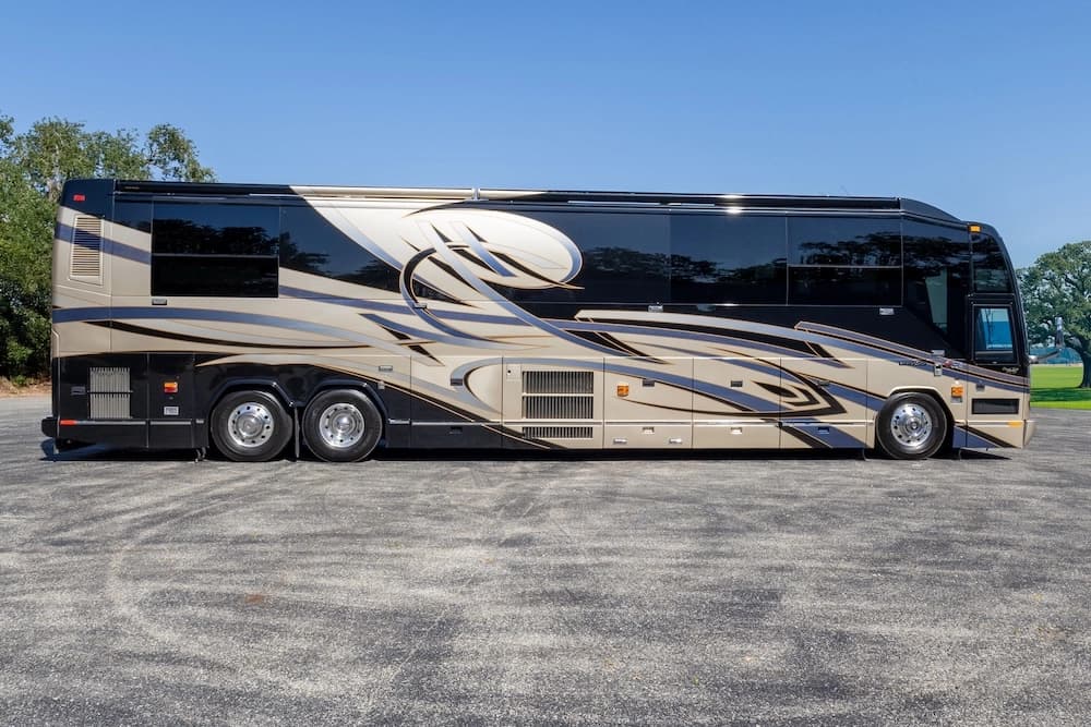 2009 Prevost H3-45 Liberty Elegant Lady - Image 4